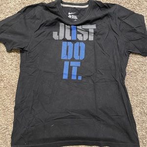 Men’s Nike Tee Large